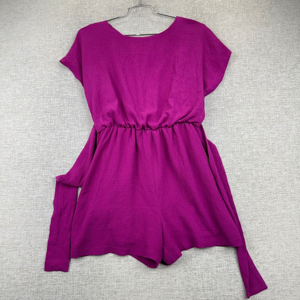 Grayson Magenta Purple Textured Short Sleeve Belted Romper Size Medium